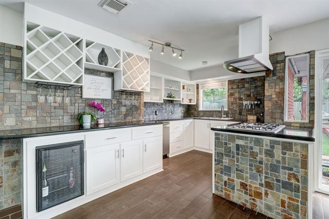 6837 Concho Street, Houston, TX 77074