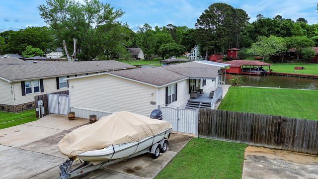 14186 Shadow Bay Drive, Willis, TX 77318