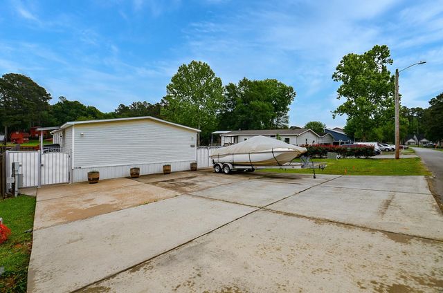 14186 Shadow Bay Drive, Willis, TX 77318