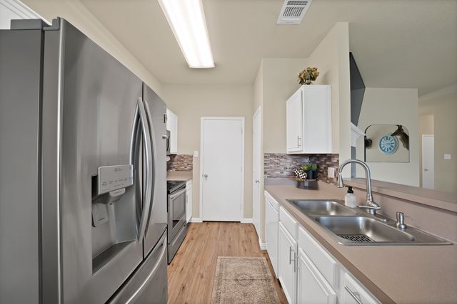 2725 Ensenada Lane, Fort Worth, TX 76108