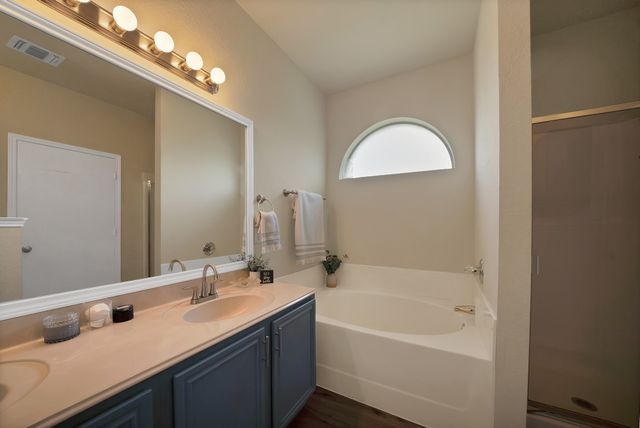 2725 Ensenada Lane, Fort Worth, TX 76108