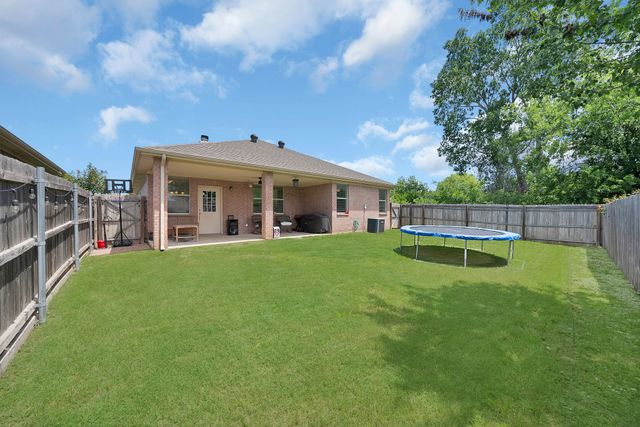 2725 Ensenada Lane, Fort Worth, TX 76108