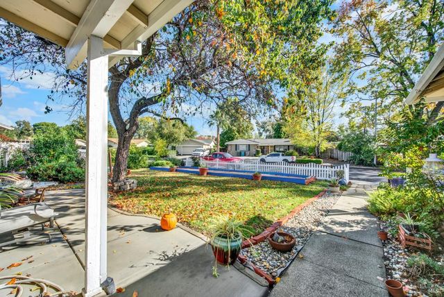 706 Blue Ridge Ln, Vacaville, CA 95688