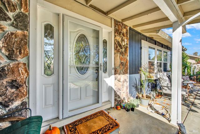 706 Blue Ridge Ln, Vacaville, CA 95688