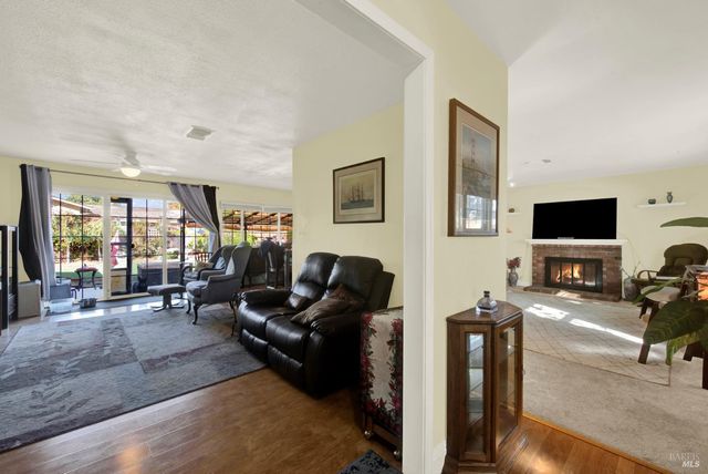 706 Blue Ridge Ln, Vacaville, CA 95688