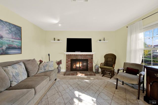 706 Blue Ridge Ln, Vacaville, CA 95688