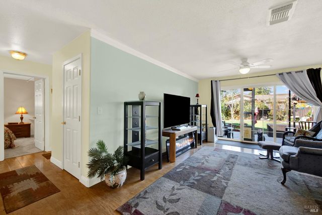 706 Blue Ridge Ln, Vacaville, CA 95688