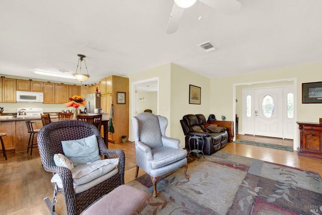 706 Blue Ridge Ln, Vacaville, CA 95688