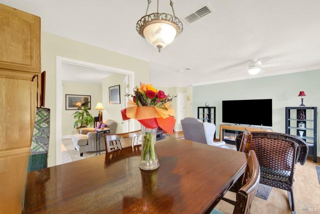 706 Blue Ridge Ln, Vacaville, CA 95688