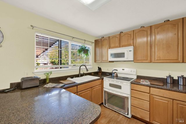 706 Blue Ridge Ln, Vacaville, CA 95688