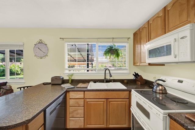 706 Blue Ridge Ln, Vacaville, CA 95688