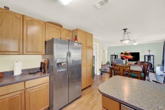 706 Blue Ridge Ln, Vacaville, CA 95688