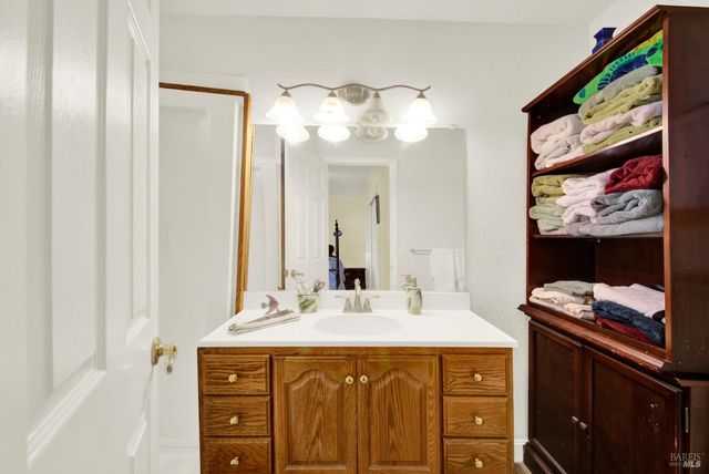 706 Blue Ridge Ln, Vacaville, CA 95688