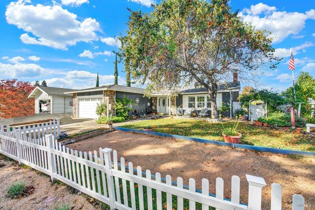 706 Blue Ridge Ln, Vacaville, CA 95688