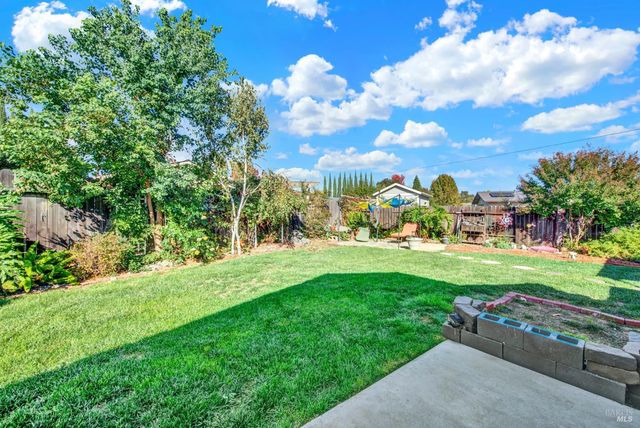 706 Blue Ridge Ln, Vacaville, CA 95688