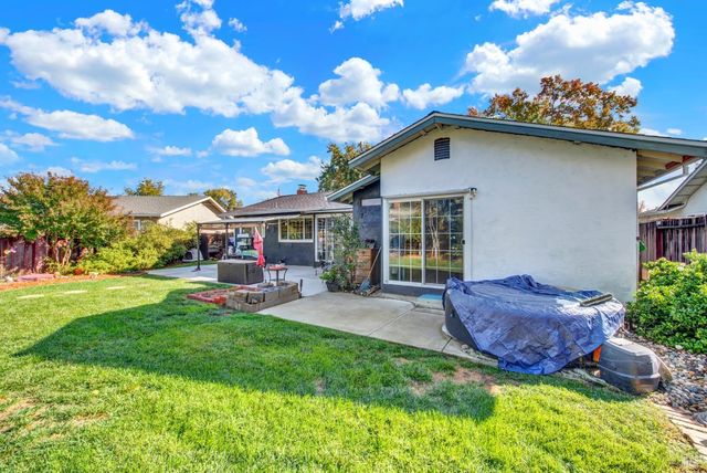 706 Blue Ridge Ln, Vacaville, CA 95688