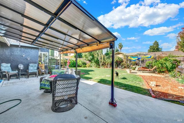 706 Blue Ridge Ln, Vacaville, CA 95688