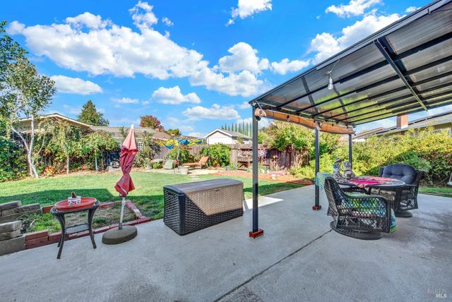 706 Blue Ridge Ln, Vacaville, CA 95688