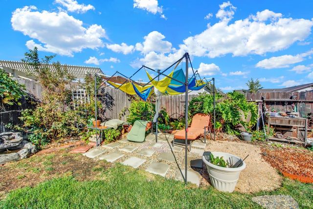 706 Blue Ridge Ln, Vacaville, CA 95688