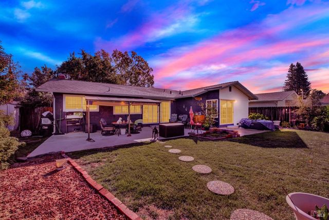 706 Blue Ridge Ln, Vacaville, CA 95688