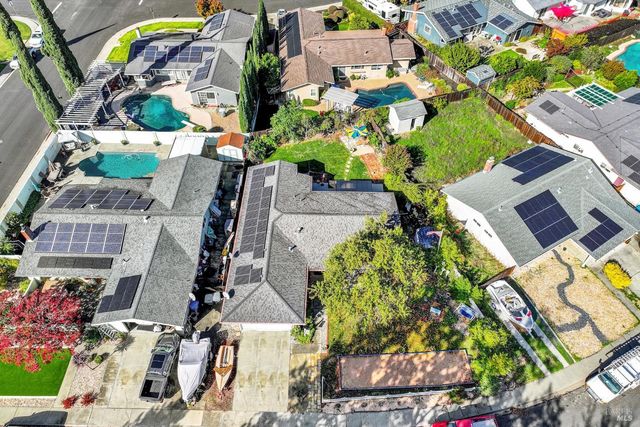 706 Blue Ridge Ln, Vacaville, CA 95688