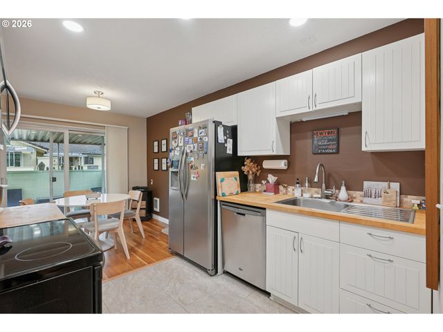 12445 Se MAIN St, Portland, OR 97233