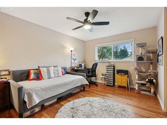 12445 Se MAIN St, Portland, OR 97233