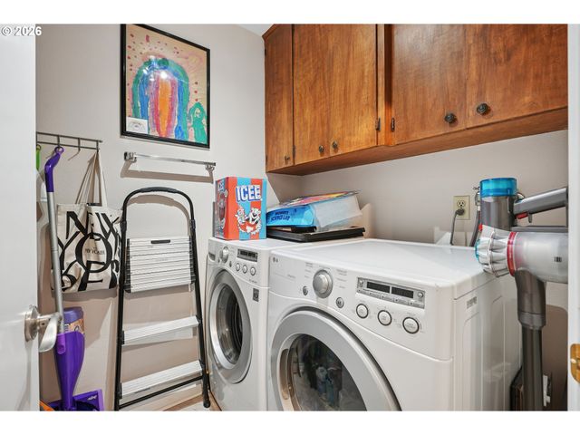 12445 Se MAIN St, Portland, OR 97233