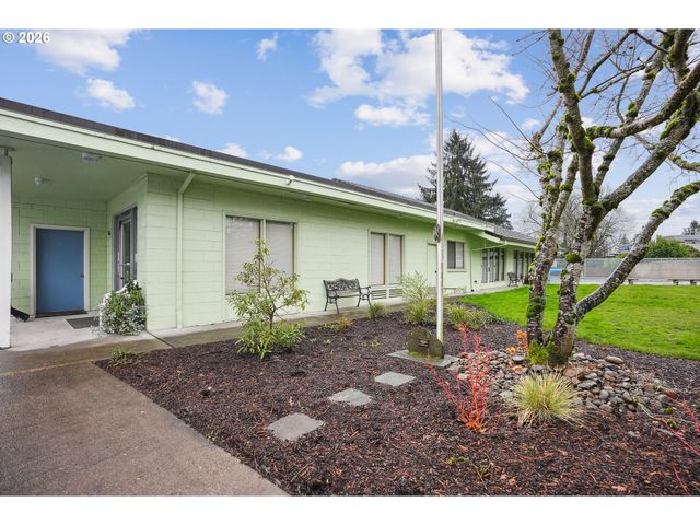 12445 Se MAIN St, Portland, OR 97233