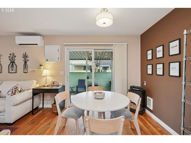 12445 Se MAIN St, Portland, OR 97233