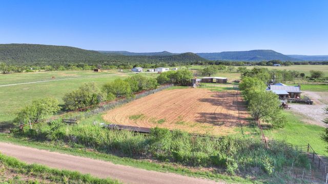 206 Craddock Road, Palo Pinto, TX 76484