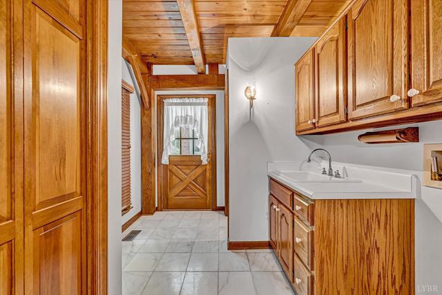 6060 Catawba Creek Road, Troutville, VA 24175