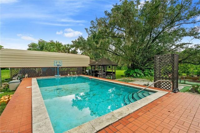 7497 Coon RD, North Fort Myers, FL 33917