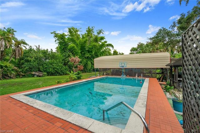 7497 Coon RD, North Fort Myers, FL 33917
