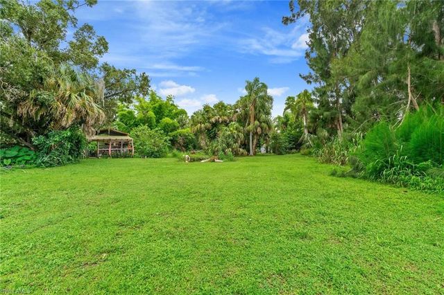 7497 Coon RD, North Fort Myers, FL 33917