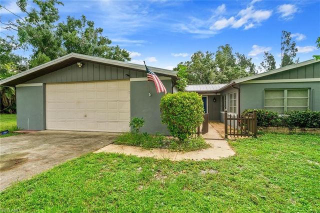 7497 Coon RD, North Fort Myers, FL 33917