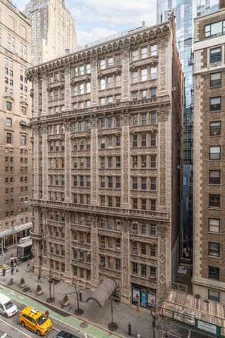 205 W 57TH Street 3DB, New York City, NY 10019