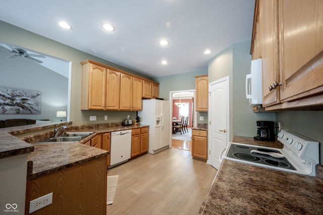 10986 Cumberland Road, Fishers, IN 46037