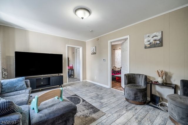 312 S Spring St, Elizabeth City, NJ 07201