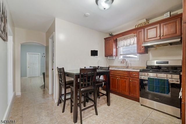 312 S Spring St, Elizabeth City, NJ 07201