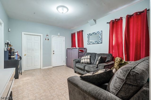 312 S Spring St, Elizabeth City, NJ 07201