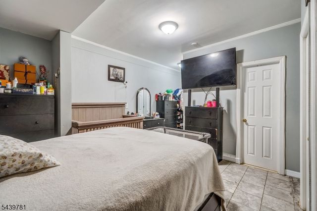 312 S Spring St, Elizabeth City, NJ 07201