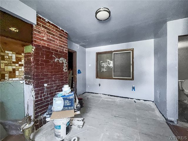 18 Helen Street, Buffalo, NY 14213