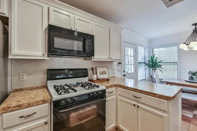 1018 Ruthven Street, Houston, TX 77019