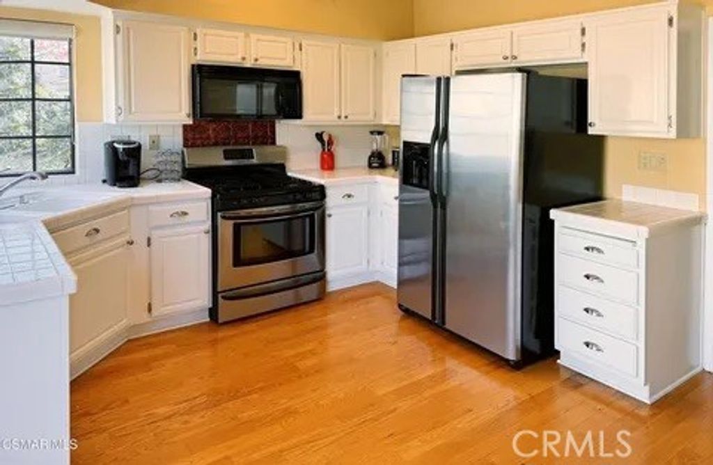 240 Country Club, Simi Valley, CA 93065 — photo 3