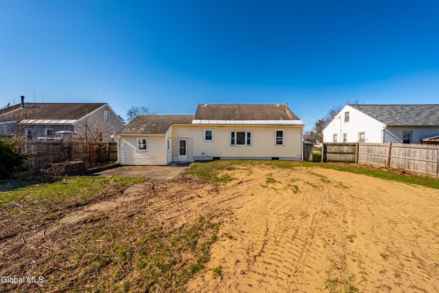 2088 Caldicott Road, Rotterdam, NY 12303
