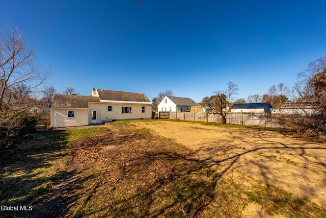 2088 Caldicott Road, Rotterdam, NY 12303