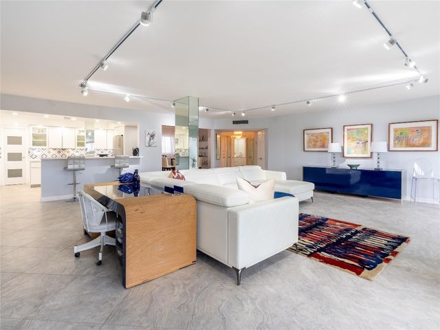 2850 N Palm Aire Drive 601, Pompano Beach, FL 33069