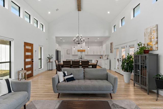 200 Oak Fields Dr.,, Floresville, TX 78114