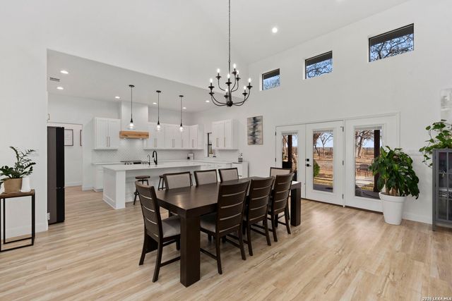 200 Oak Fields Dr.,, Floresville, TX 78114